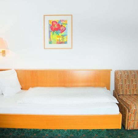 Hotel Zum Hirsch Wertingen الغرفة الصورة