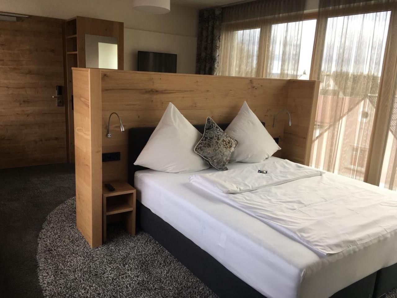 Hotel Zum Hirsch Wertingen المظهر الخارجي الصورة